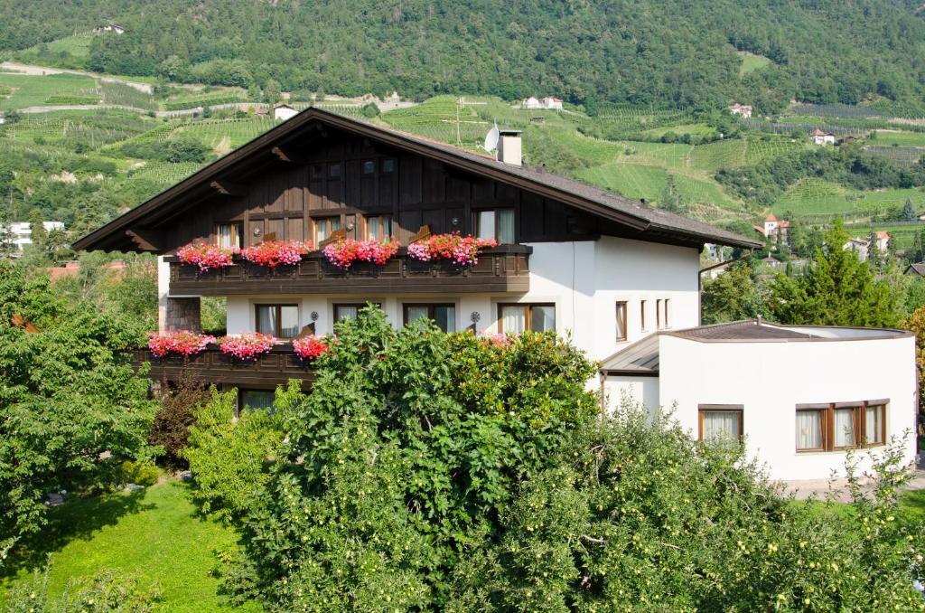 Bed and Breakfast Haus Christl Лана Экстерьер фото