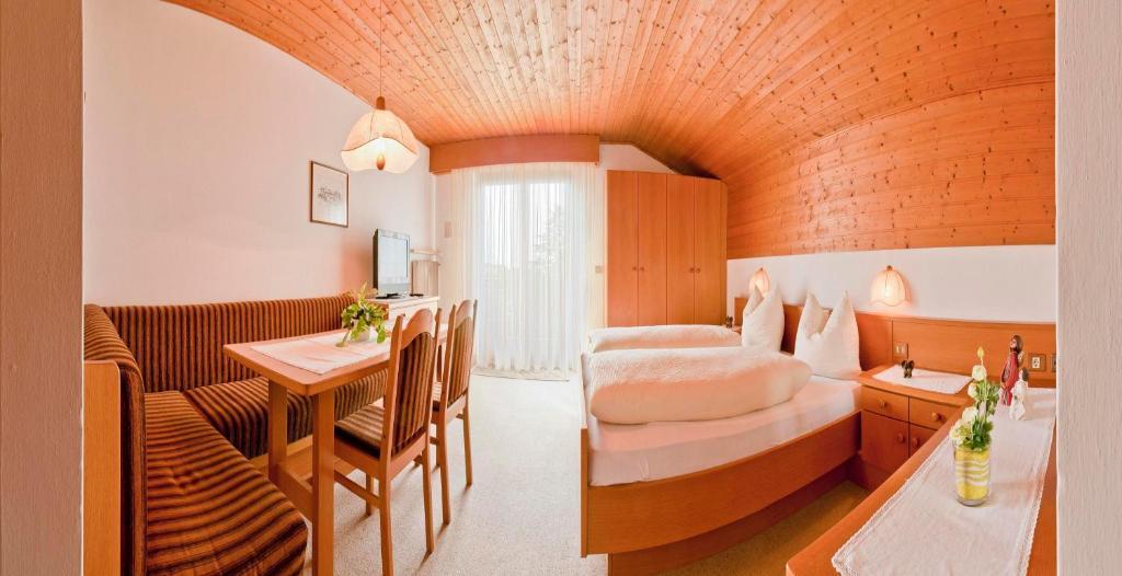 Bed and Breakfast Haus Christl Лана Номер фото